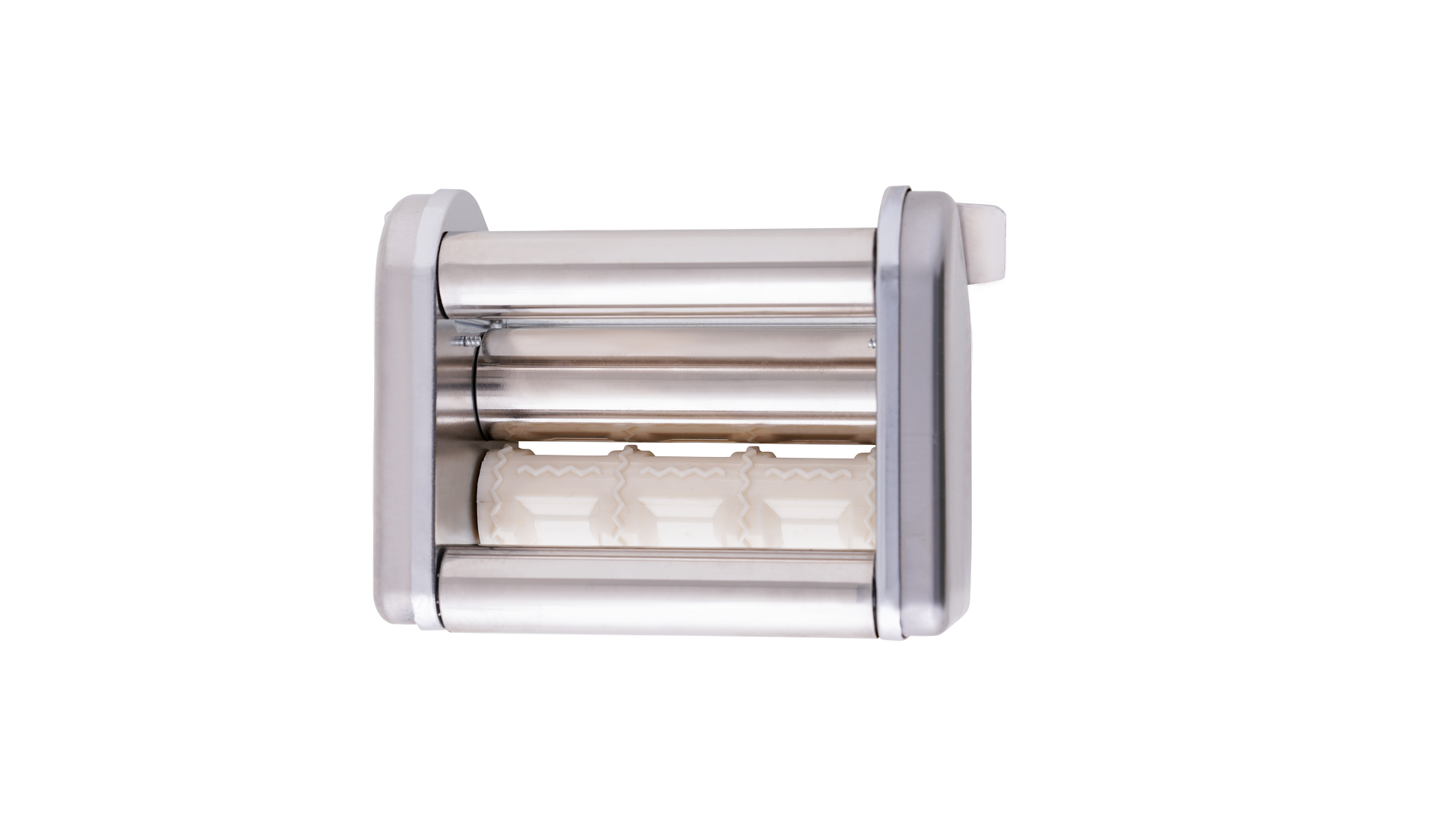 Een losstaand metalen mechanisme met getande rollen en een vultrechter, specifiek ontworpen om als uitbreiding op de Kitchenz pastamachine gelijkmatige gevulde pasta te maken. 
los ravioli opzetstuk, Kitchenz pastamachine accessoire, gevulde pasta maker, keukenmachine uitbreiding, handmatige ravioliroller, Kitchenz kookgereedschap.